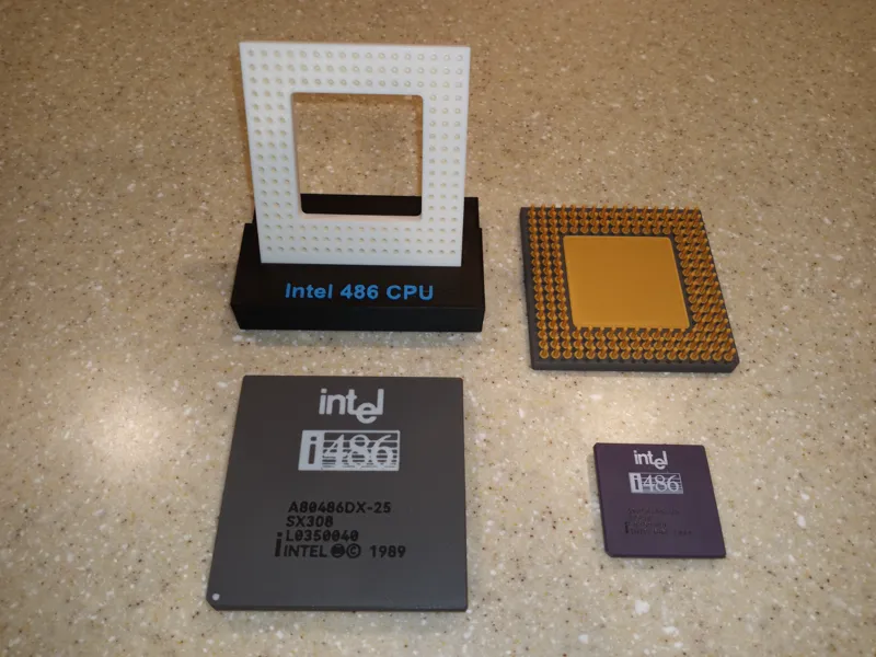 Intel 486 CPU Model With Display Socket