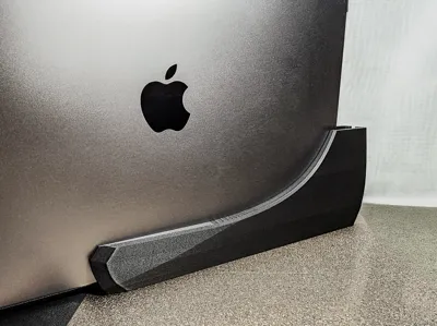 MacBook Pro 16 Dock - Edgy