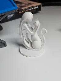 Sculpture minimaliste femme et chat — photo 3