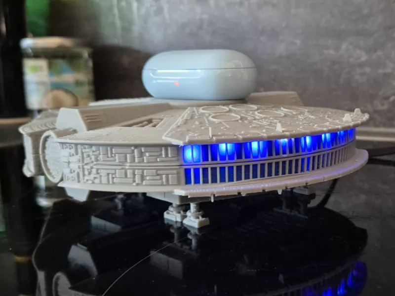 Millennium Falcon Induktives Ladegerät
