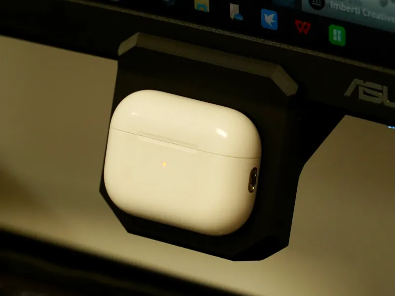AirPods Pro Monitor Charger