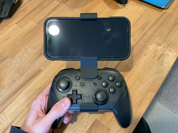 Support iPhone pour manette Nintendo Switch Pro