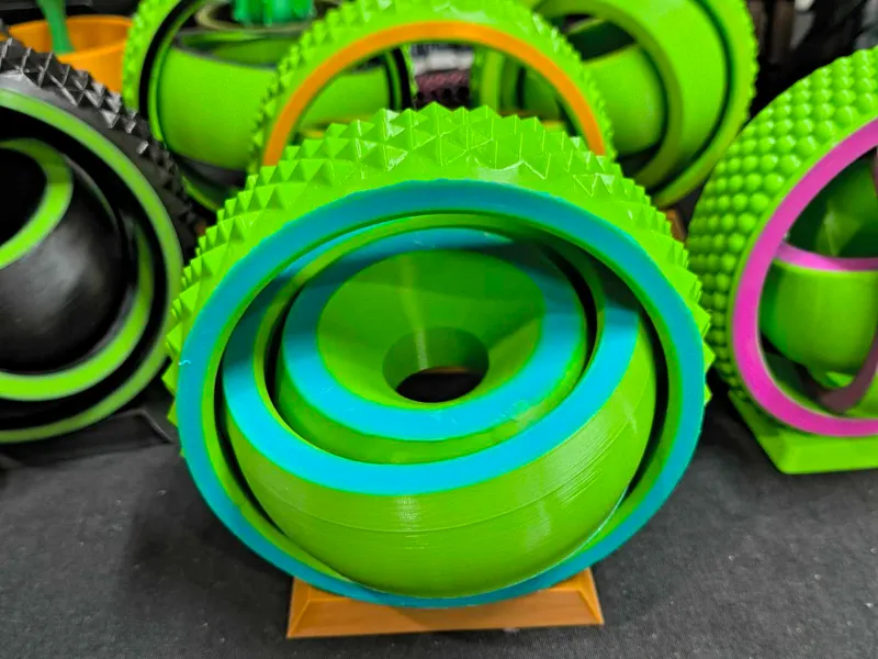 Mutli Color Jumbo Fidget with stand 