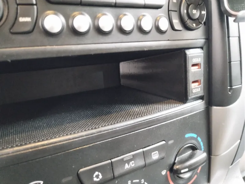 Citroen / Peugeot USB charger socket holder