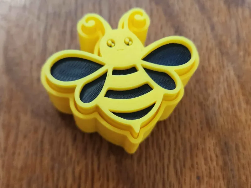 Chibi Bee Clicker