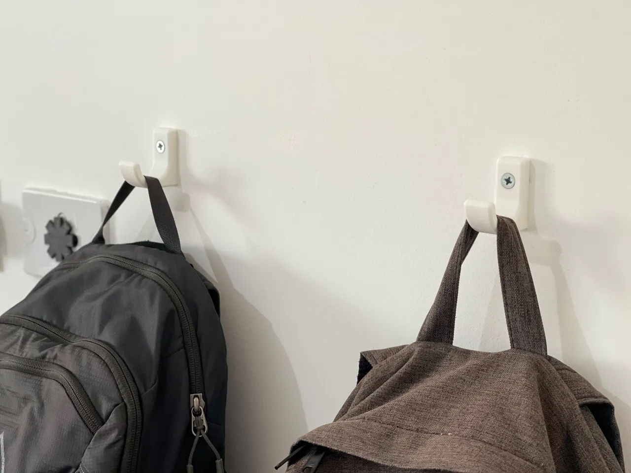Rugged wall hook V2/2.1 view 2
