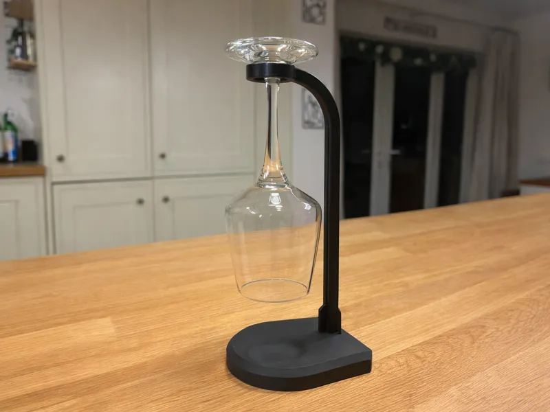 The Solo Stem – Minimal Wine Glass Stand 