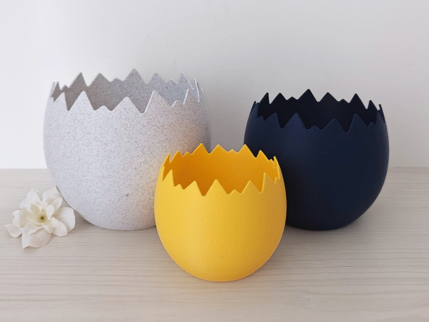 Cracked egg planter - multiple sizes
