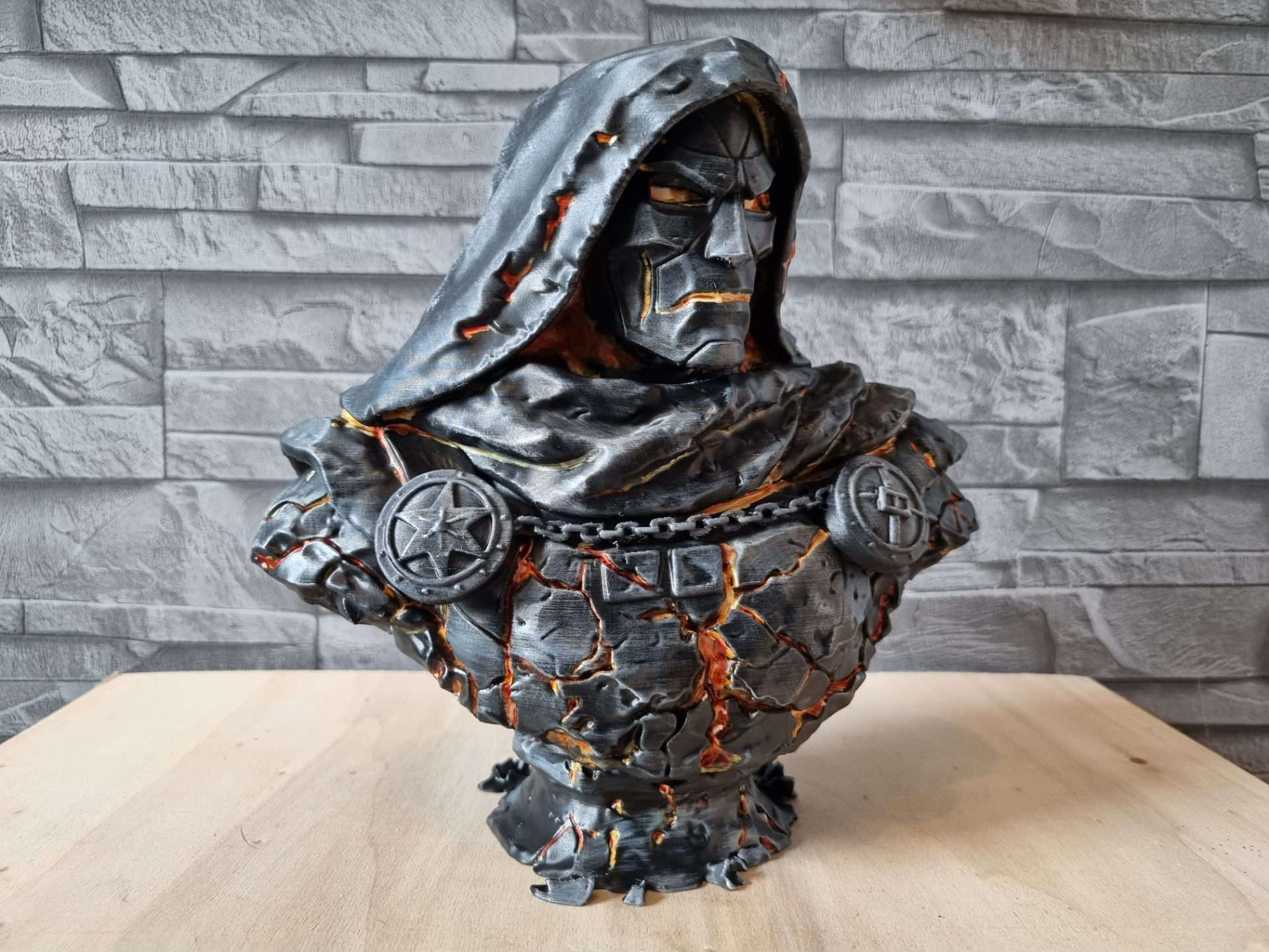 Dr Doom Lava Büste - 1