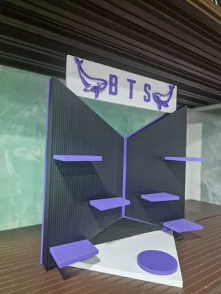 BTS ფიგურების საგამოფენო სტენდი thumbnail 8