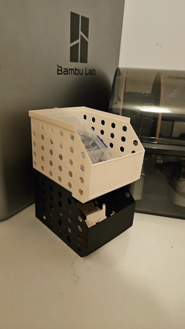 Boîte empilable légère