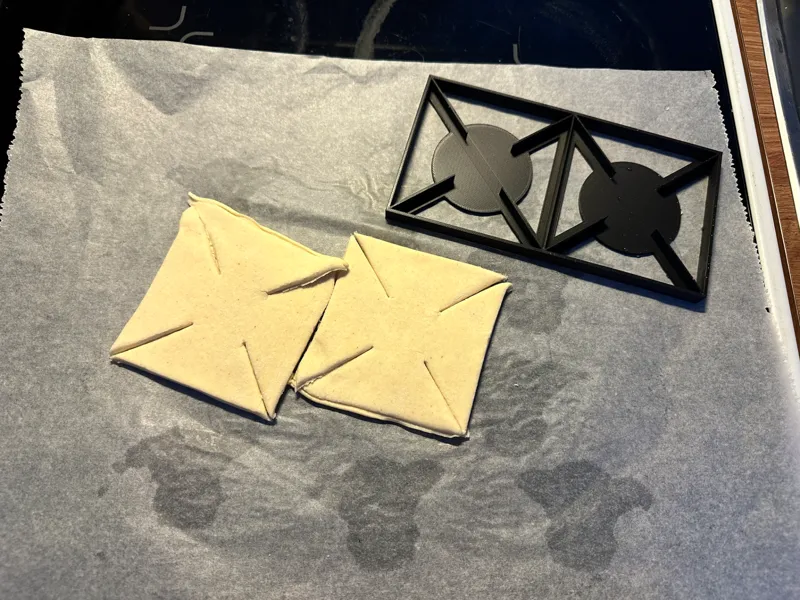 Traditional Finnish mince pie cutter