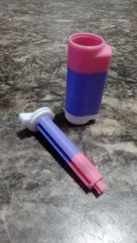 Presse-tube pour dentifrice et tubes divers — photo 1