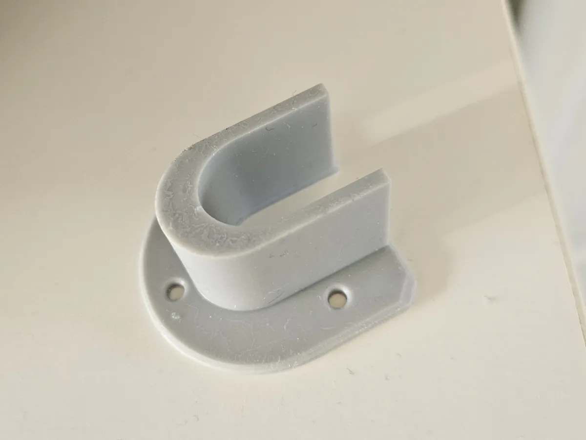 Support de tringle de penderie pour camping-car Itineo