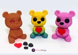 Фигурка на мече с любовно сърце