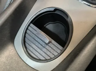 Avensis T27 Cup holder lid