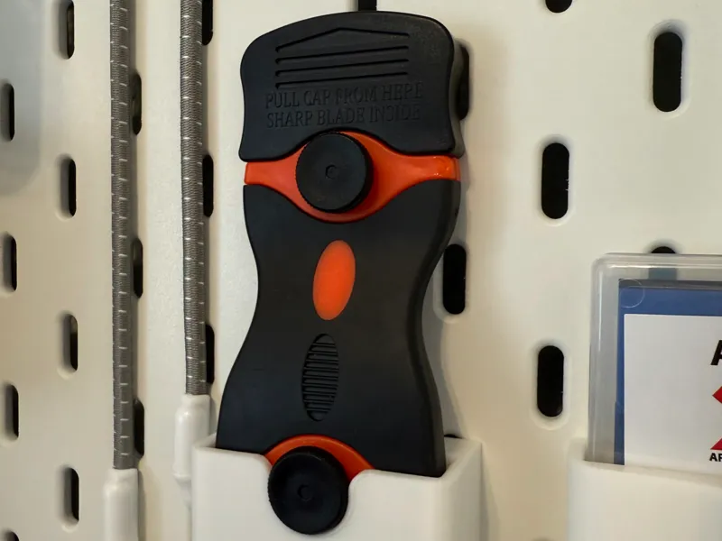 SKADIS blade holder