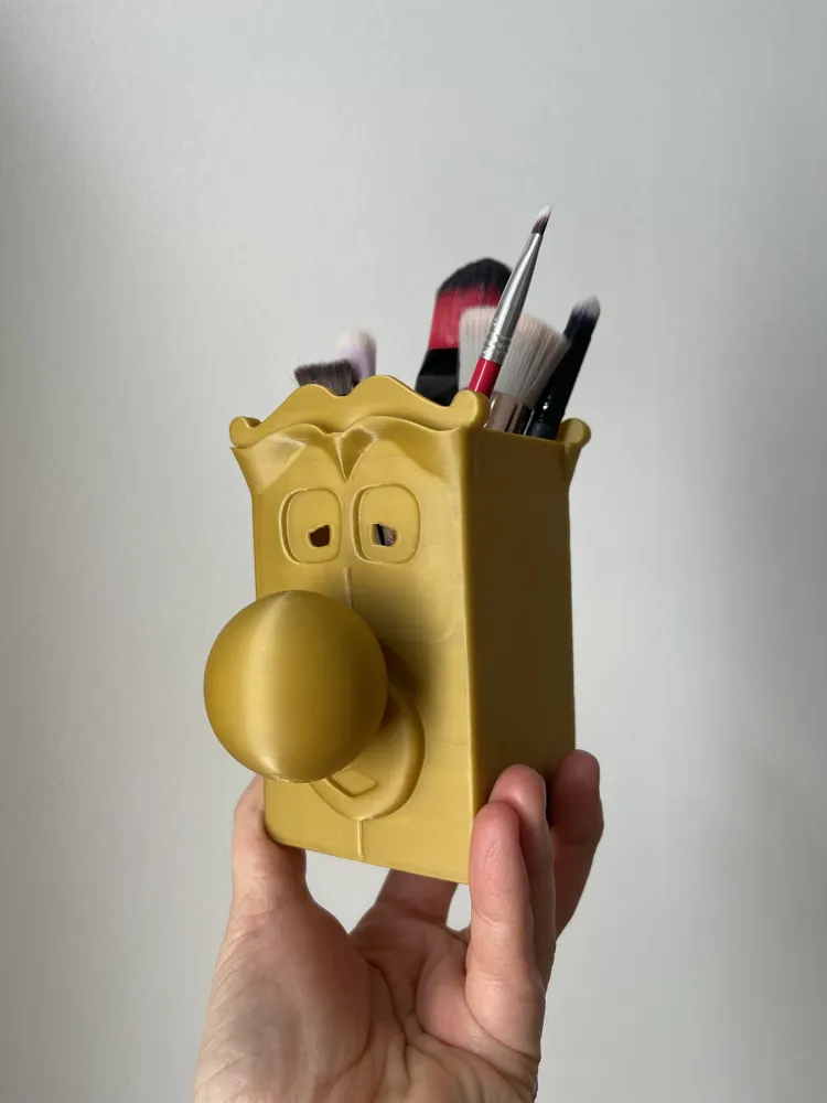 Wonderland Pen Holder - Free 3D Print Model - MakerWorld