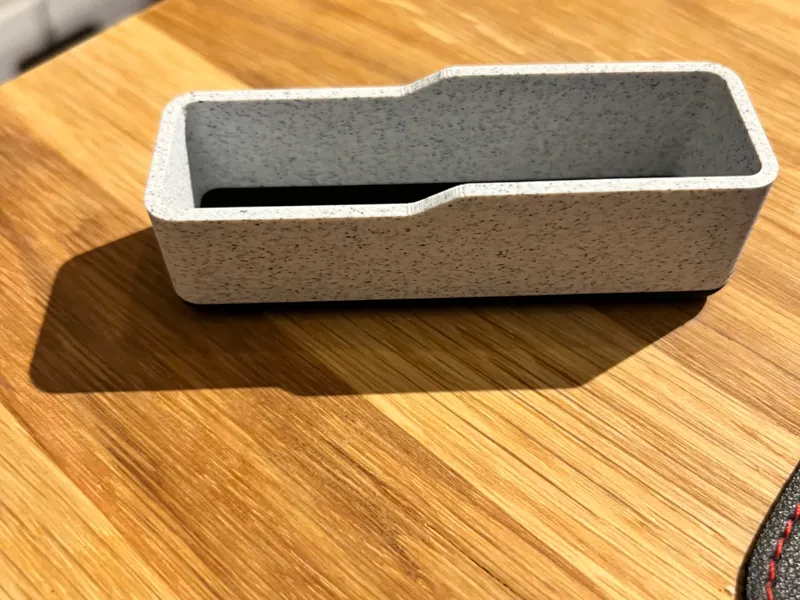 Minimal Business Card Holder (easy-desk-friendly)