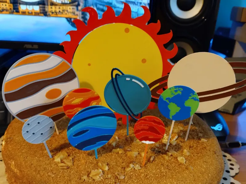 Cake toppers - planets of the solar system
