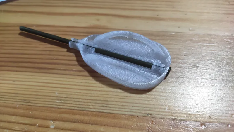 Inline fishing feeder