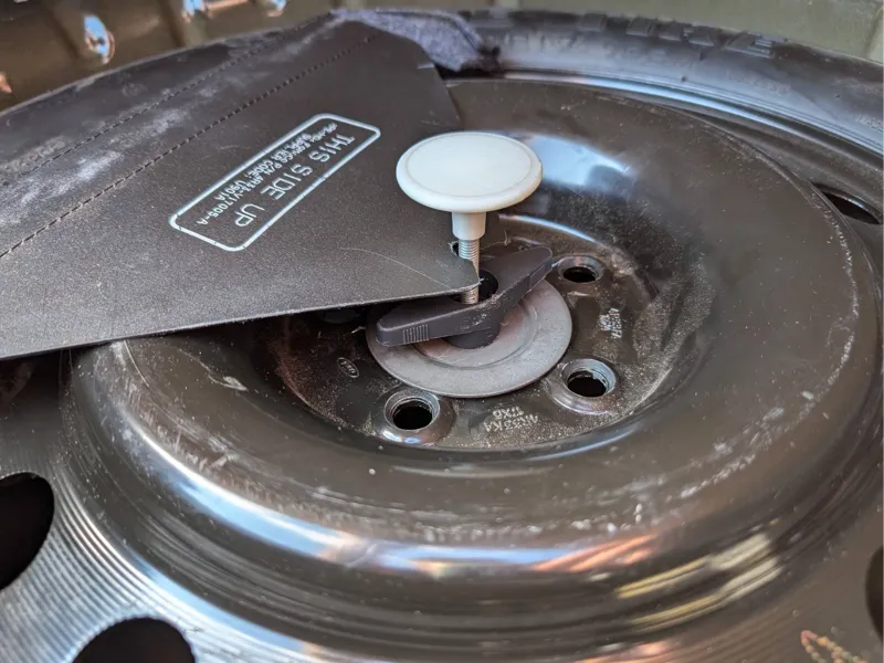 2006 Mustang Spare Tire Hold-Down Cap
