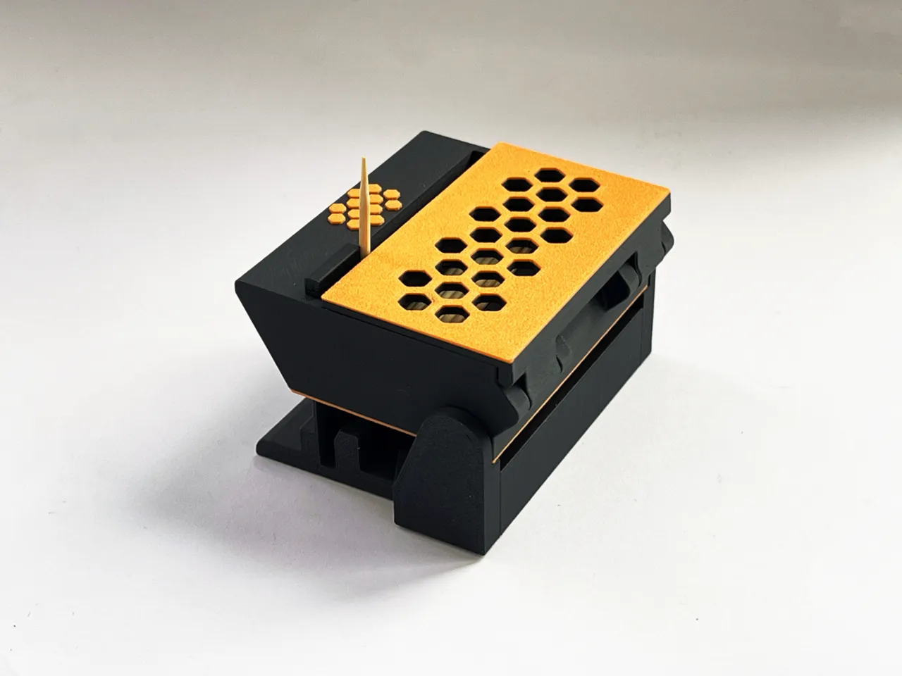 Toothpick dispenser - magnetic mechanism view 4