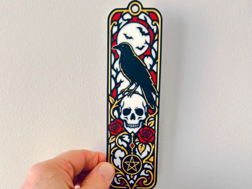 Accesorio de lectura: Gothic Raven Skull Bookmark Moon, Roses Pentagram. Referencia del modelo original.