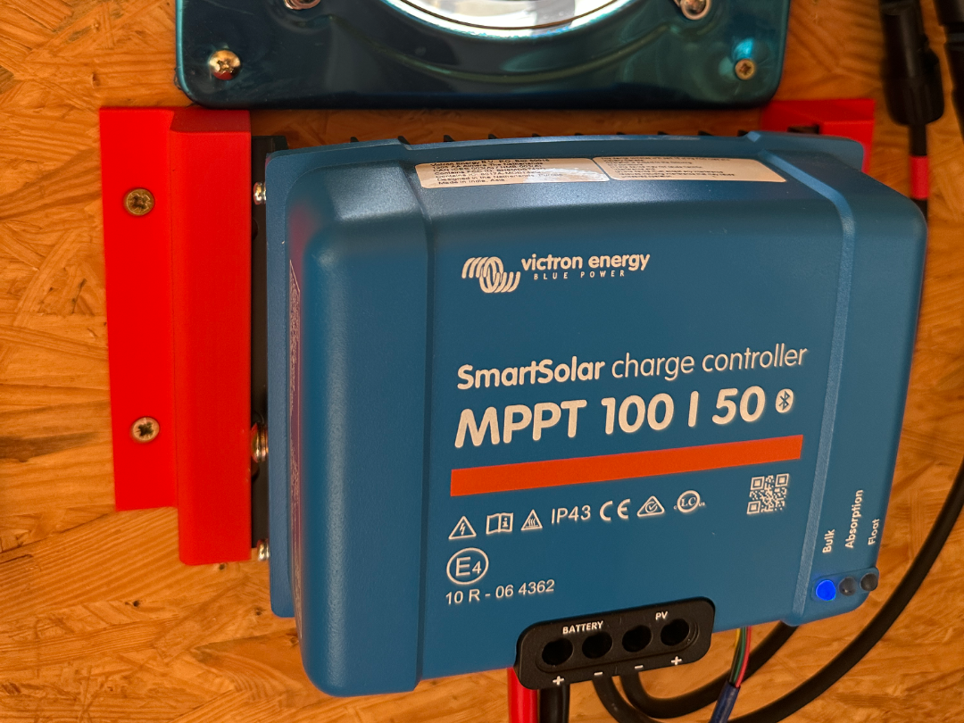 Abstandshalter Victron Mppt 100/50 Laderegler