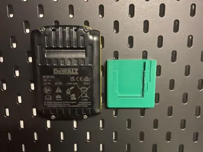Skadis DeWalt batteryholder