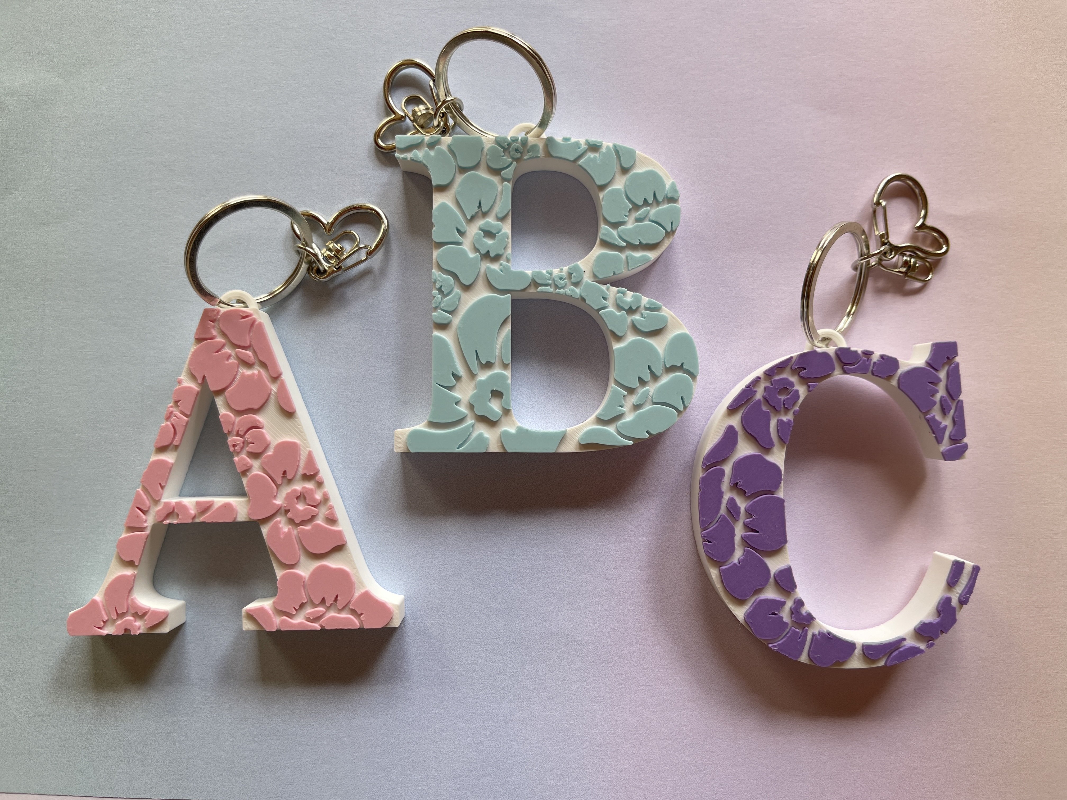 Llaveros de letras con flores — imagen 2 de impresión 3D