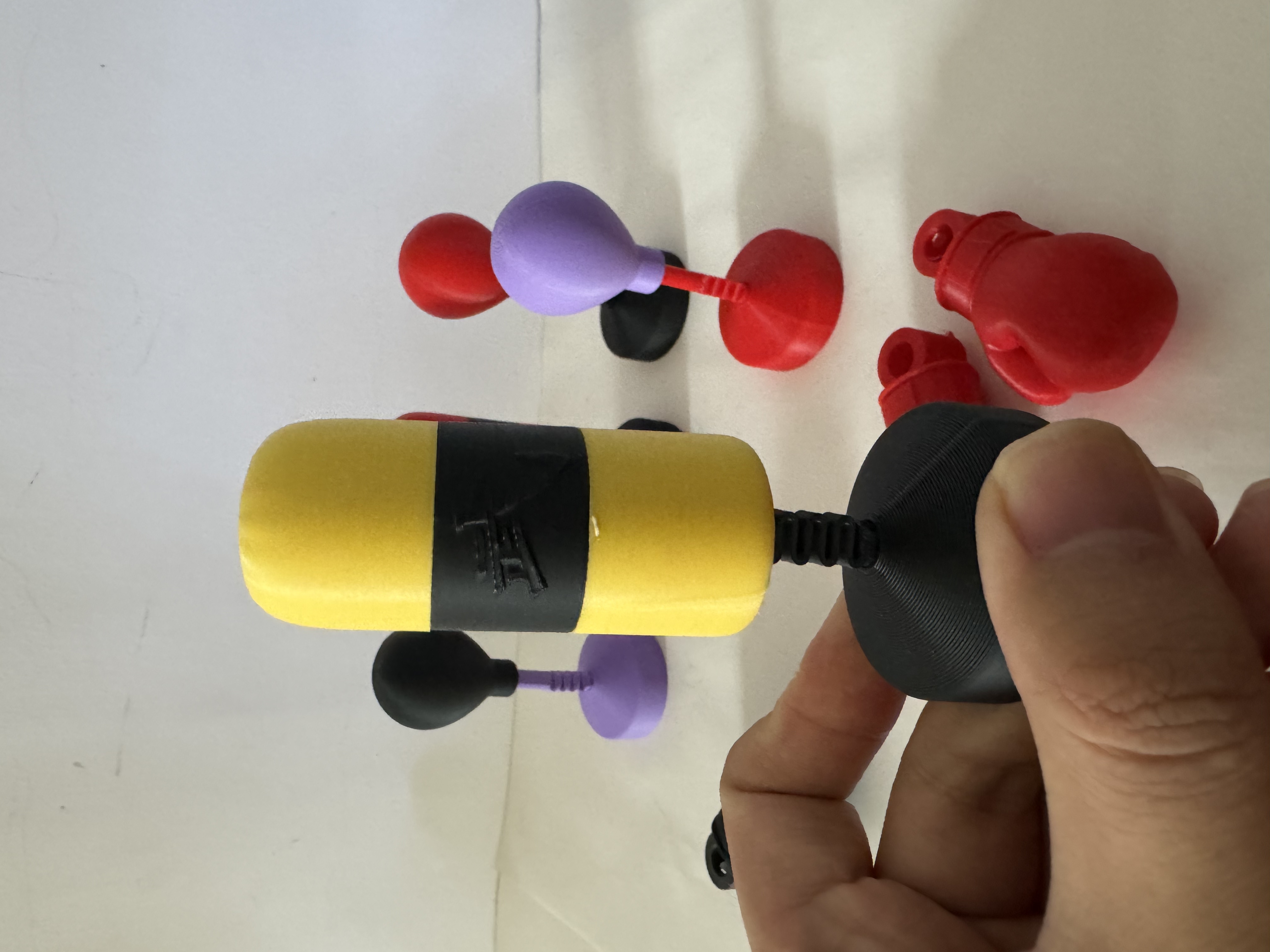 Miniatura 1 do modelo 3D 桌面摇摆拳击沙包