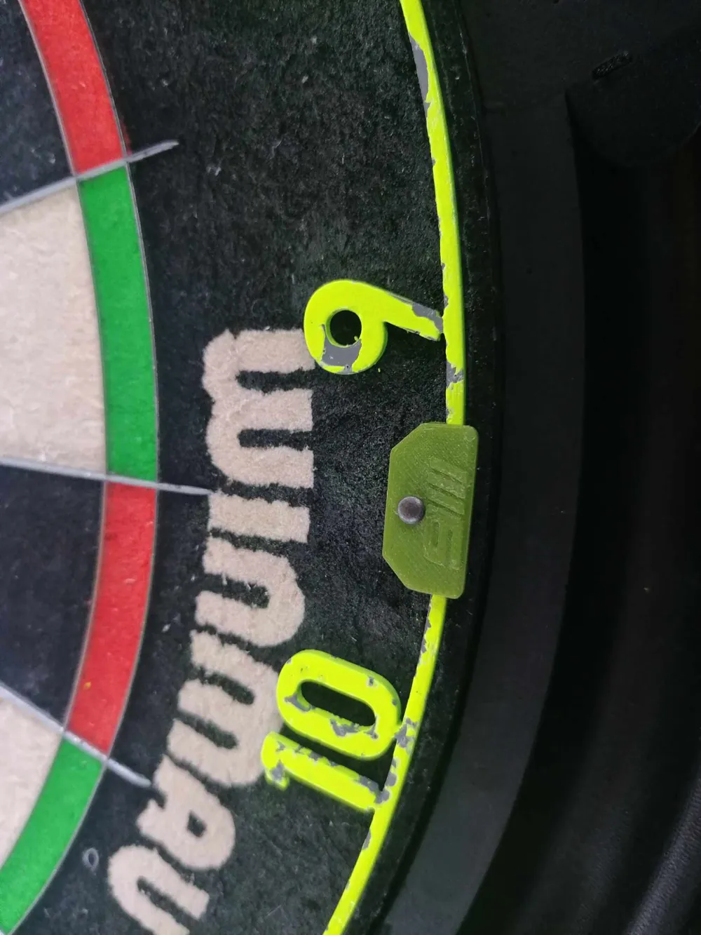 Blade 6 Triple Core Dartboard Number Ring Holding Clips by