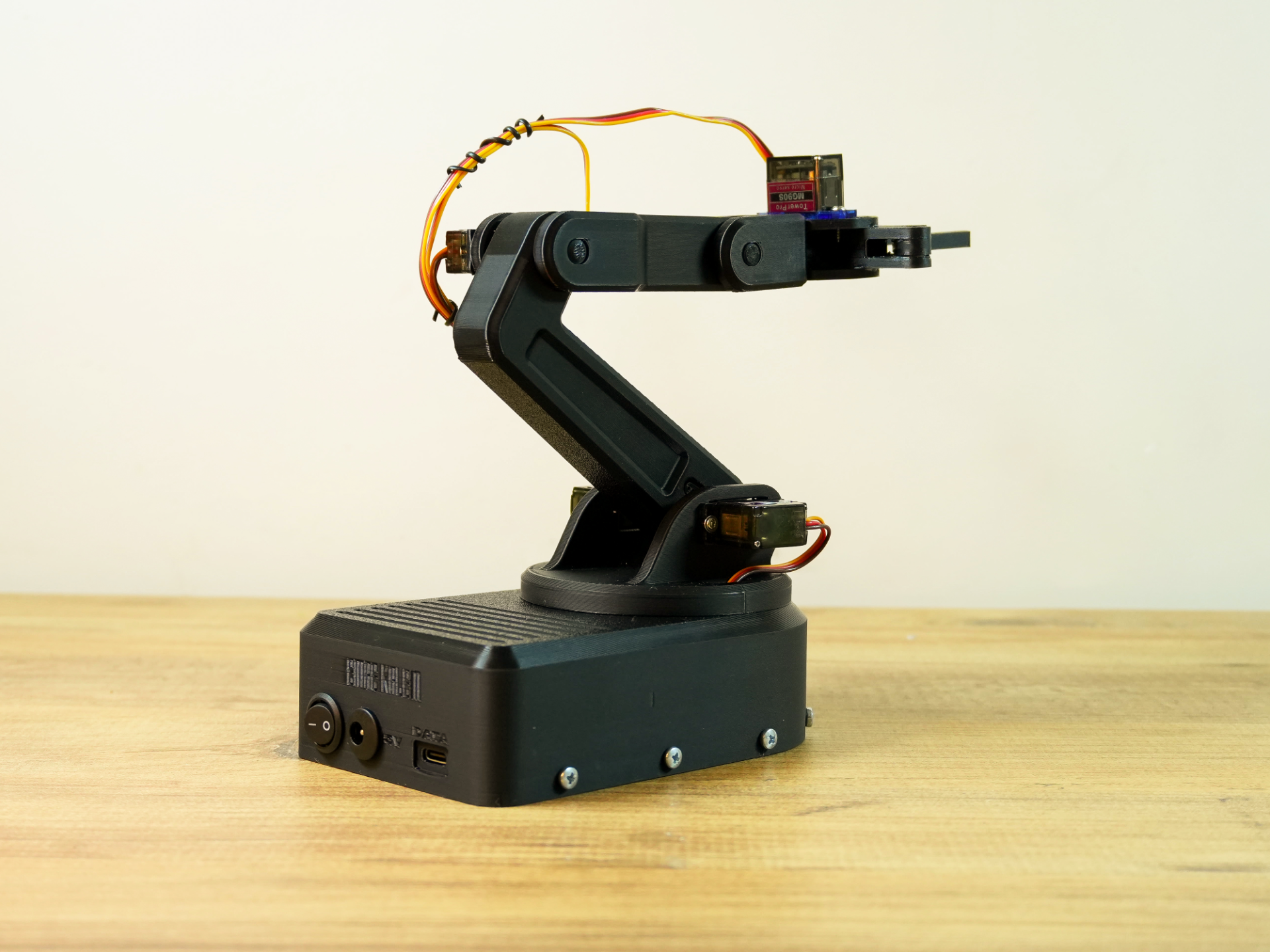 Micro Robot Arm with ESP32 & MG90S - 1