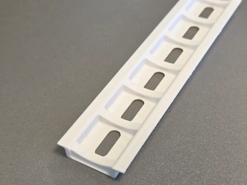 DIN-rail reinforced (Low Profile)
