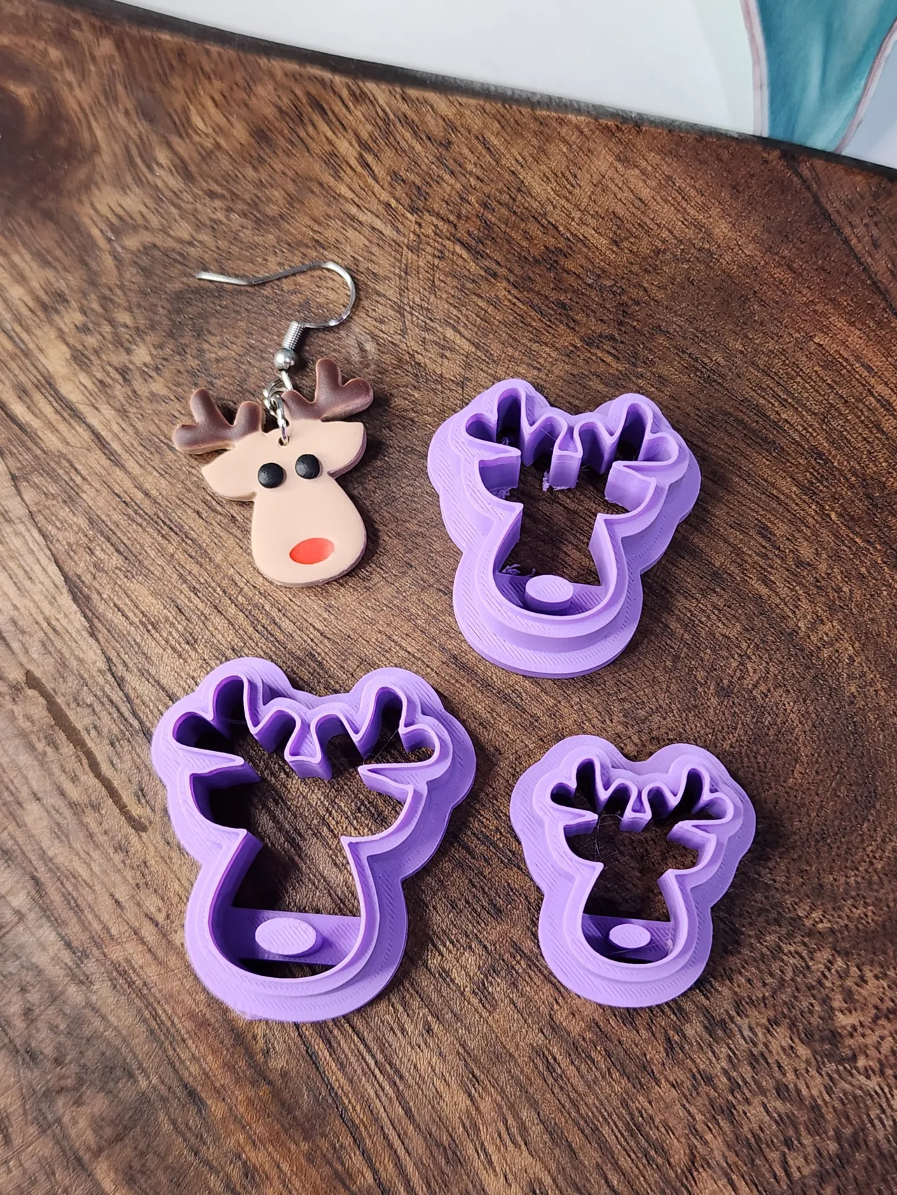 Reindeer earring cutter view 2