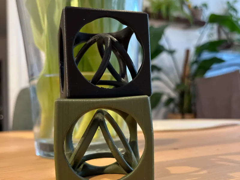 Impossible Cube (Triangle Ring Cube) – Fidget Toy