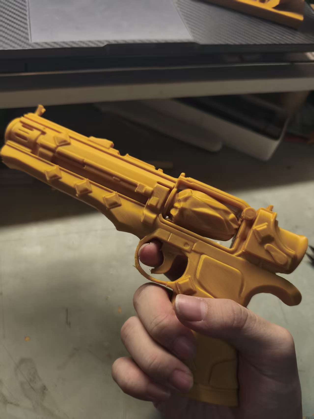 Miniatura 1 do modelo 3D 苏尔南暗潮手枪（游戏地铁逃生）1：1模型不可发射a1mini可打