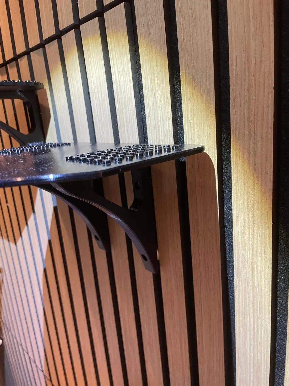 Wall mount for R2D2 – Floating display look - Free 3D Print Model ...