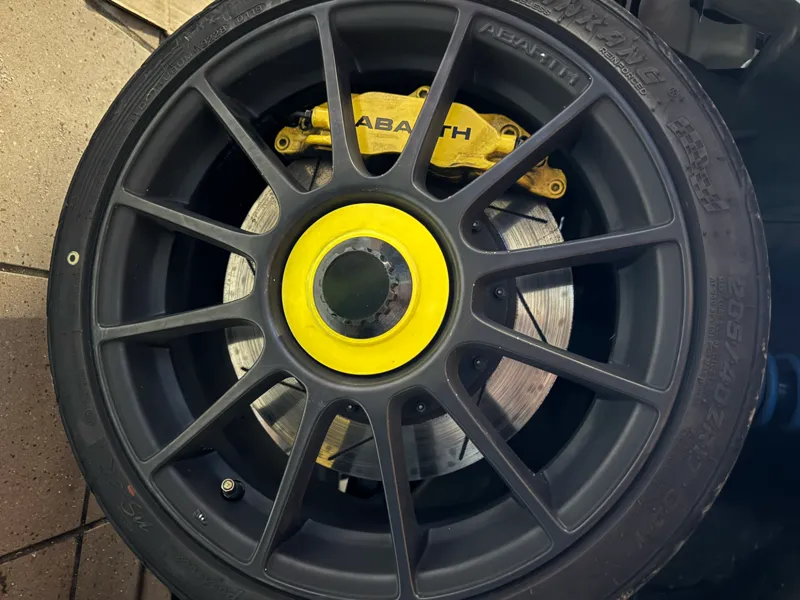 Centerlock conversion for Abarth 500 EsseEsse Rims