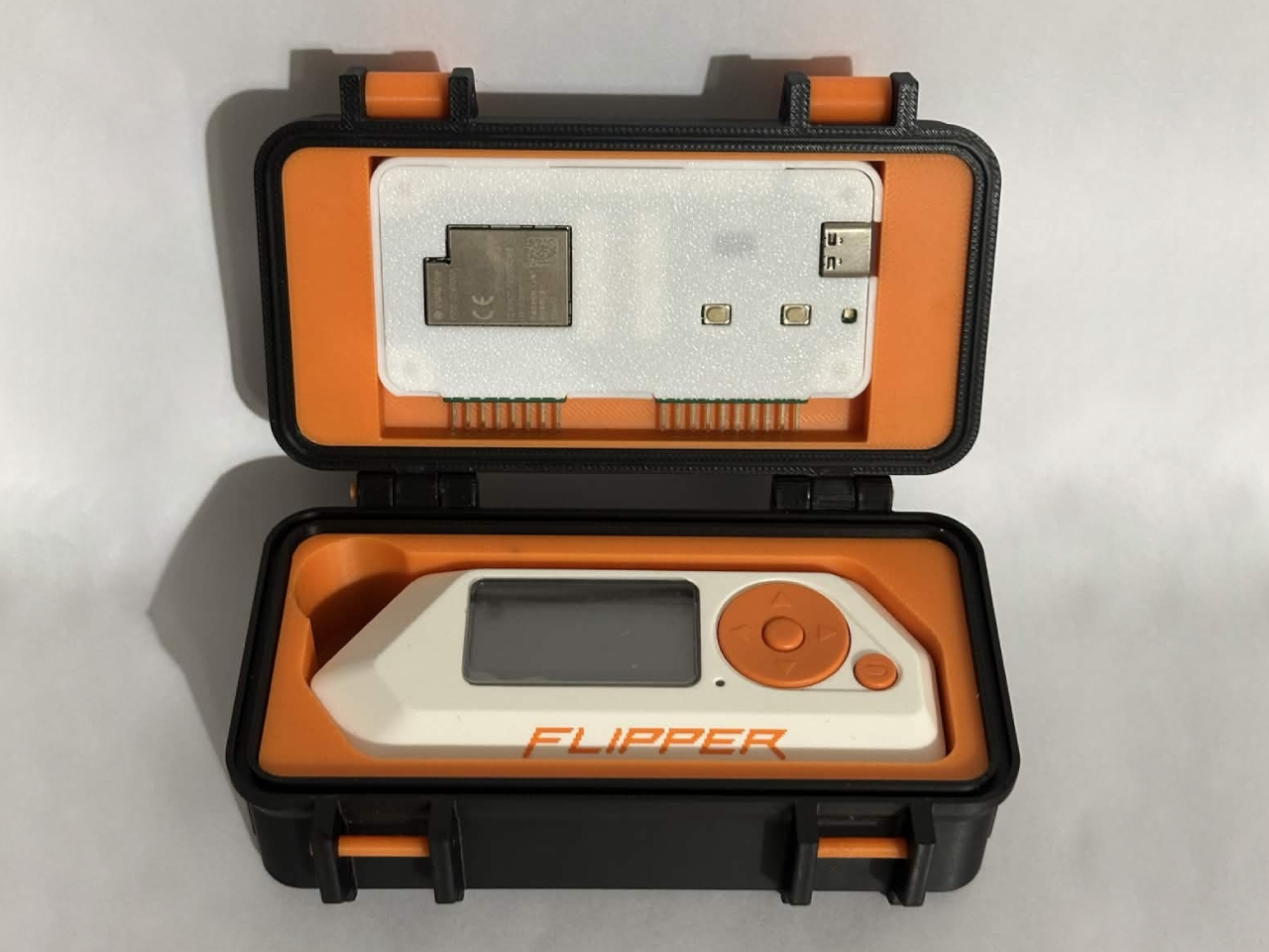 Miniatura 2 do modelo 3D Flipper Zero Hard Case with Inserts