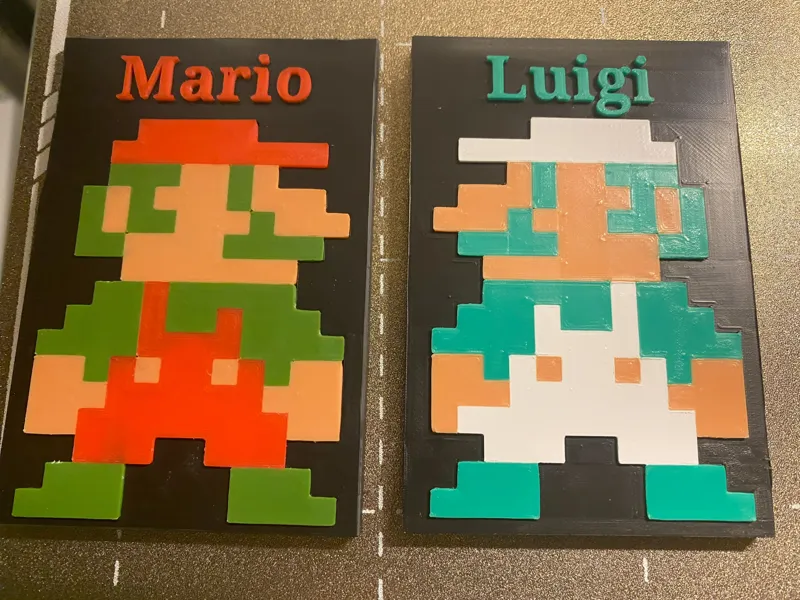 Luigi 8-Bit Plaque