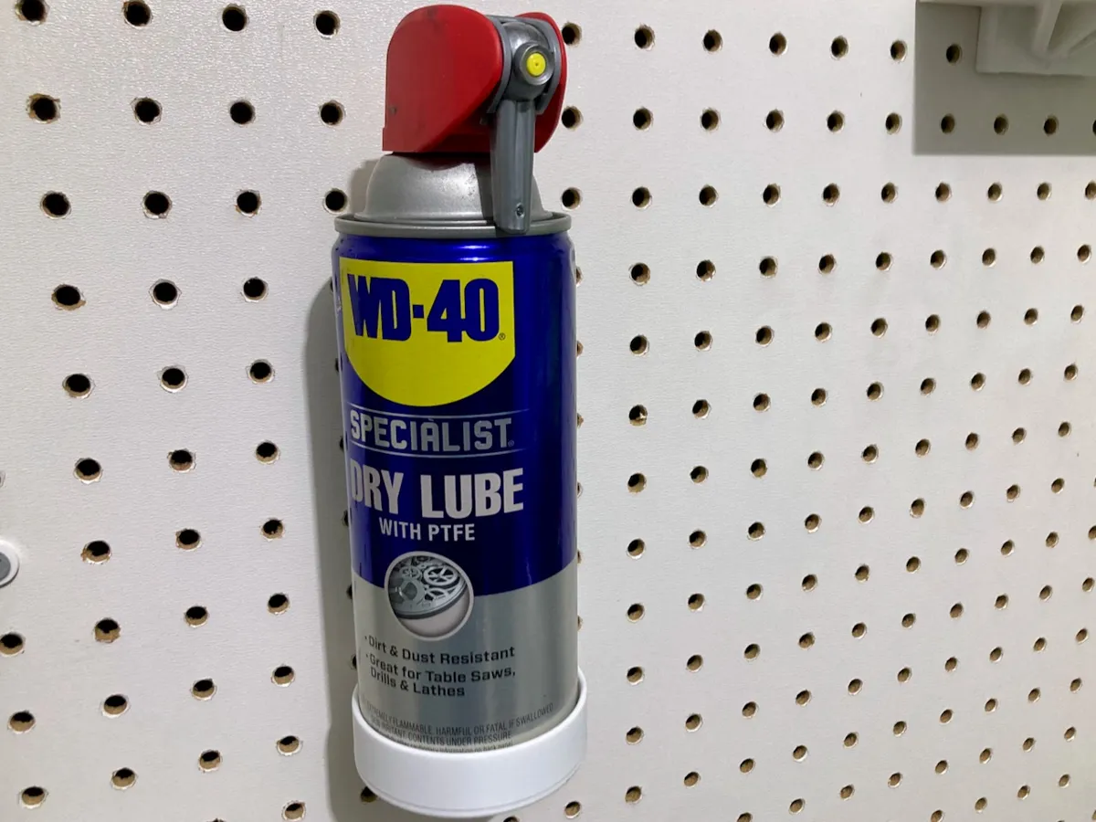 Support pegboard Sy's Peglock pour bombe 66 mm (type WD-40)