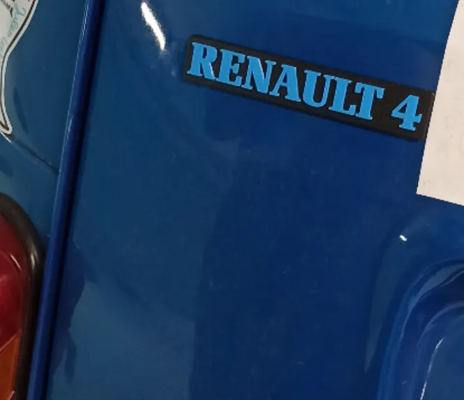 Monogramme Renault 4