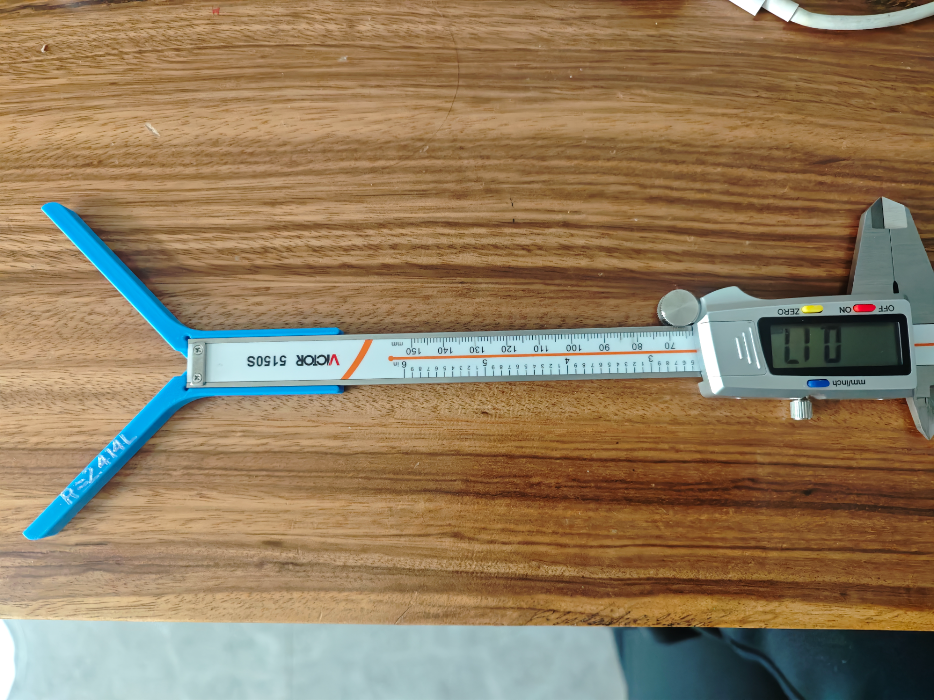 Miniatura 2 do modelo 3D 游标卡尺圆角半径测量器