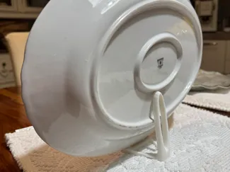 decorated dish standing support 