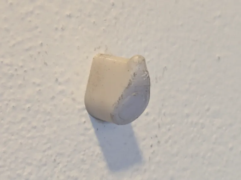 Broom hook with plug - minimalist