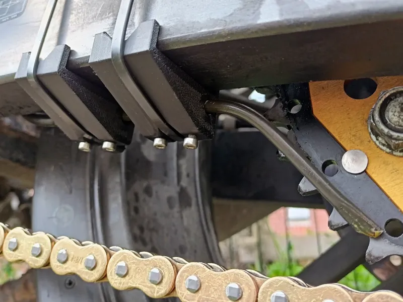 Chain Oiler - Oil line mount for Honda CBF600