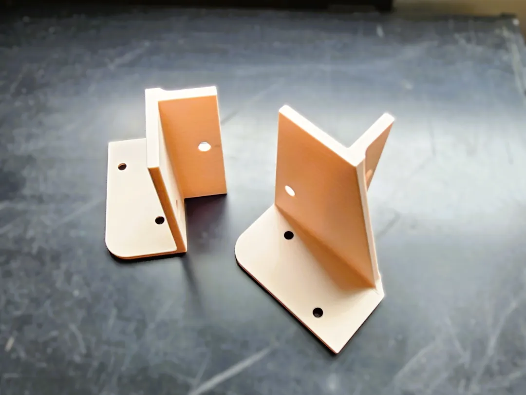 Équerre d'étagère pour montant 2x4