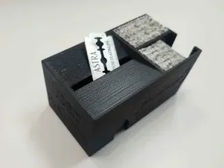Razor Storage and Used Razor Disposal